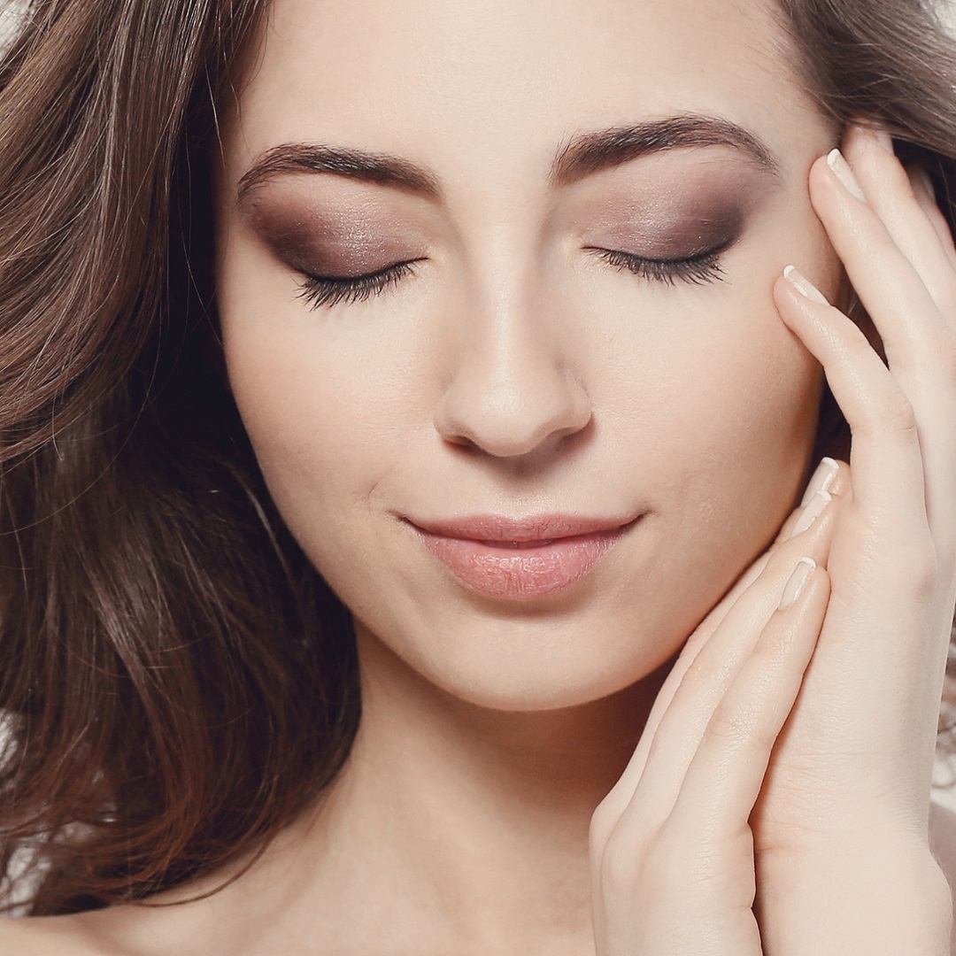 How does skin whitening treatment vanish Freckles?